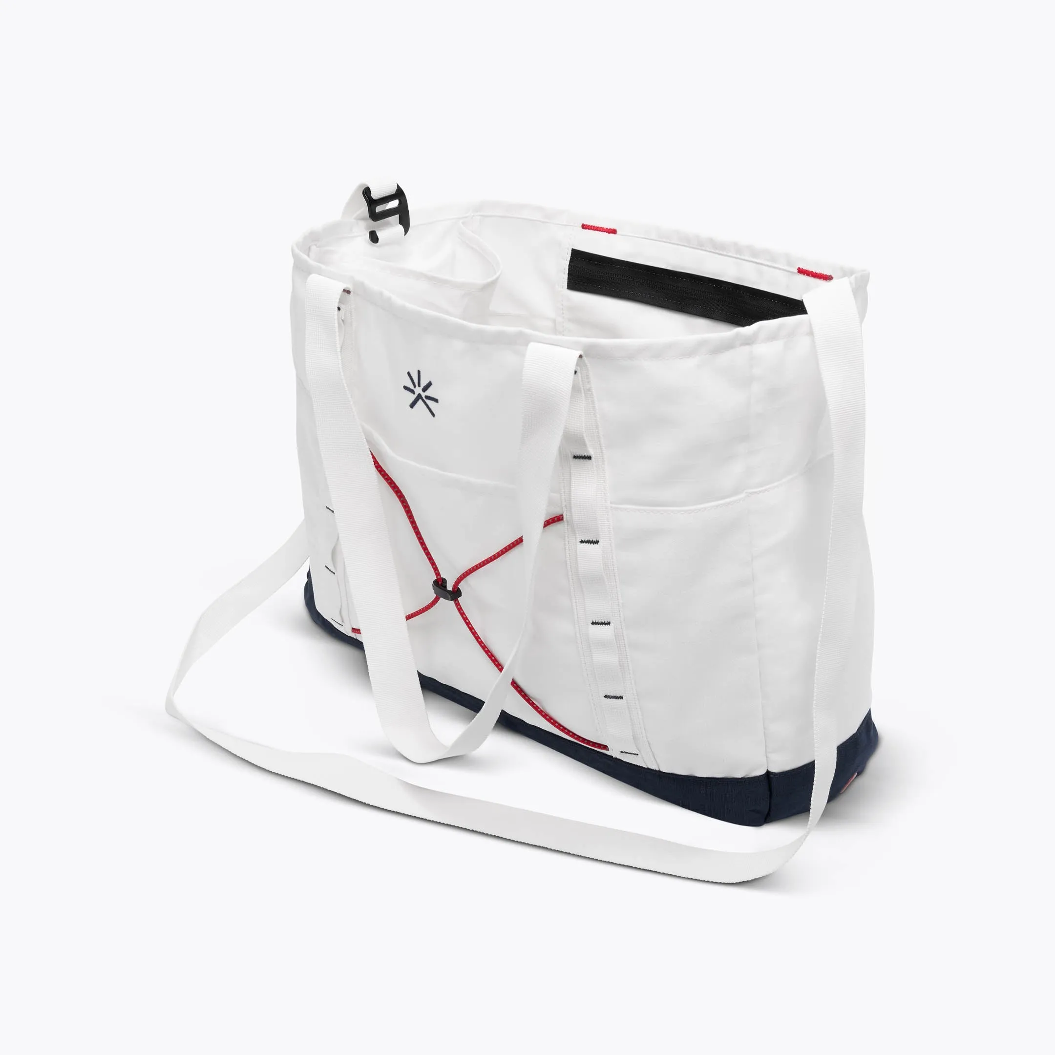 AC40 All-Terrain White Tote Pack