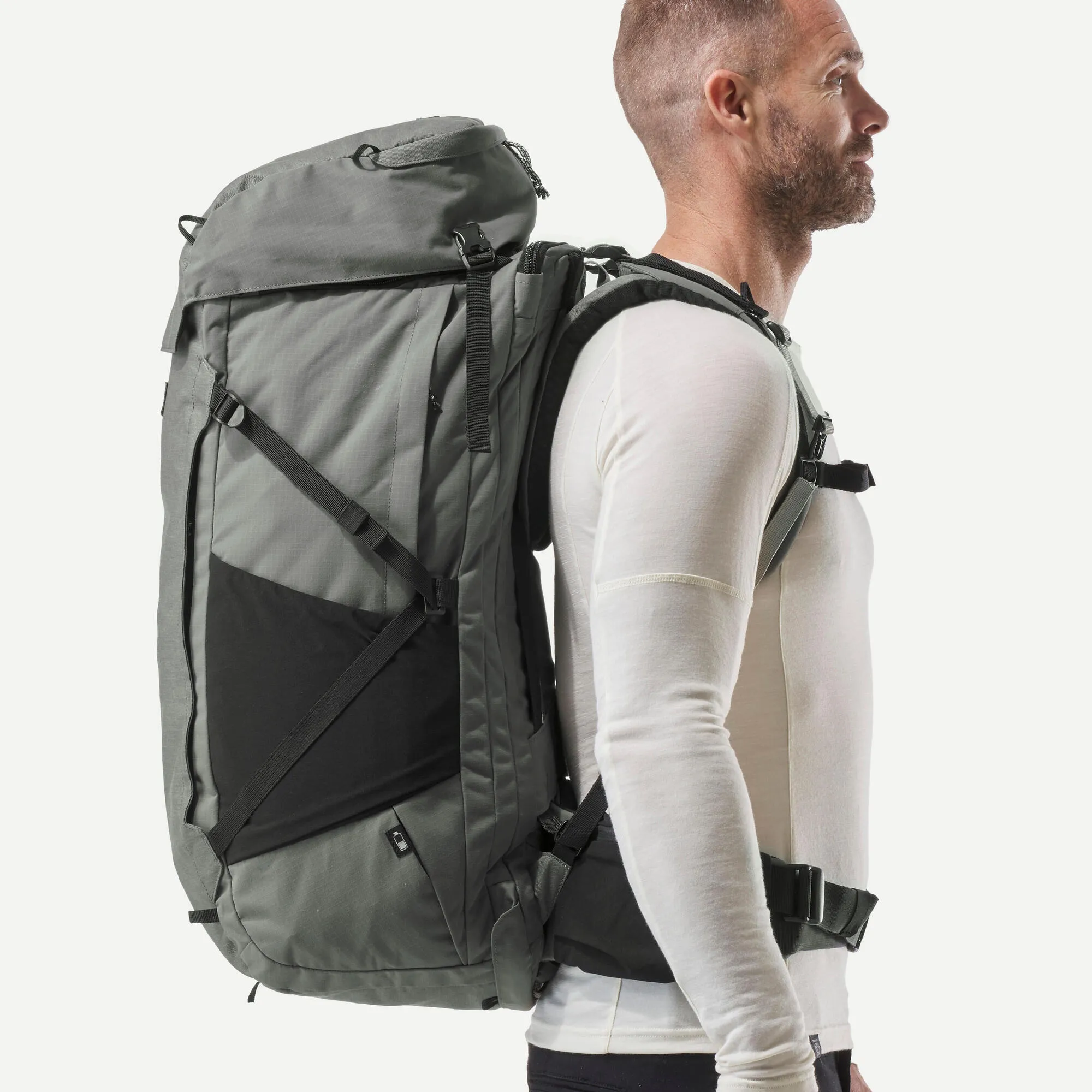 Forclaz Men's Travel 900 70 6L Backpacking Pack