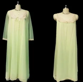 *VINTAGE VANITY FAIR DOUBLE NYLON PEIGNOIR & NIGHTGOWN SET WITH ECRU LACE IN KEY LIME COOKIE